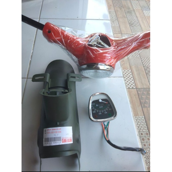 KEPALA C70 WARNA HITAM ATAU MERAH SET LAMPU DAN SPEEDOMETER DAN SPAKBOR BELAKANG MERK THRESTAR