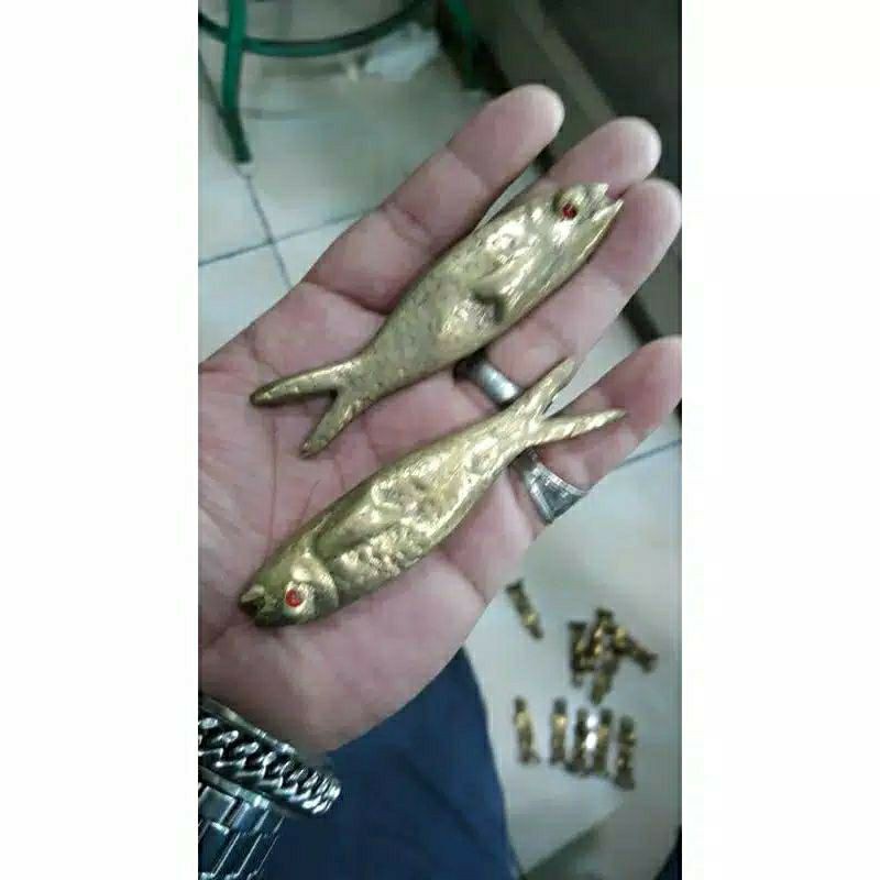 

Antikan ikan dari bahan kuningan
