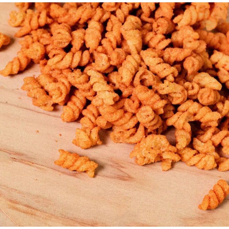 

makaroni spiral produk dari mie lidi ayam putih