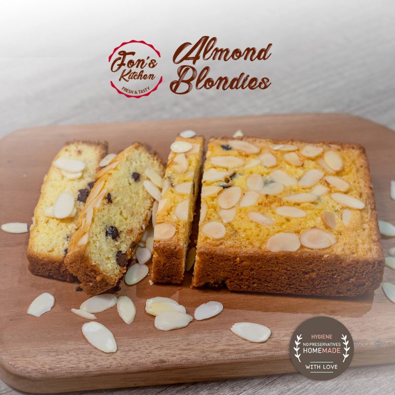 

Almond Fudgy Blondies