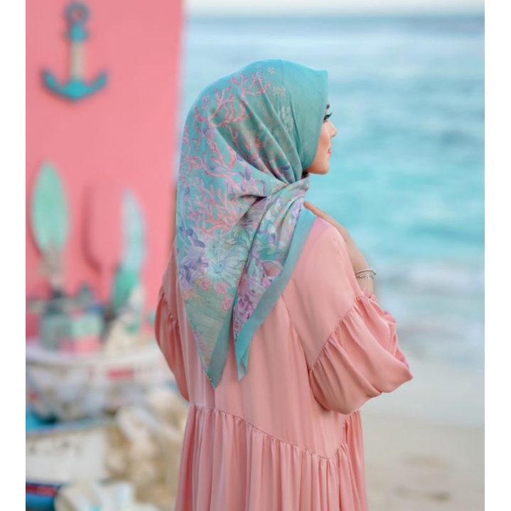 Preloved Buttonscarves Mermaid Disney "Teal"