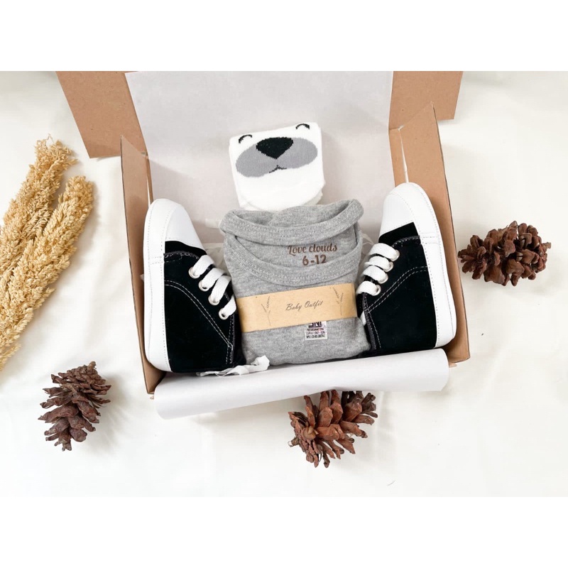 Hampers New Born Baby Hampers Bayi Kado Lahiran Kado Bayi Baju Bayi Sepatu Bayi Gift Box Baby-Casual Grey D