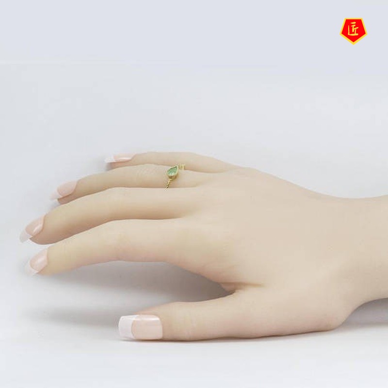 [Ready Stock]Simple Elegant Inlaid Green Gemstone Ring 18K Gold