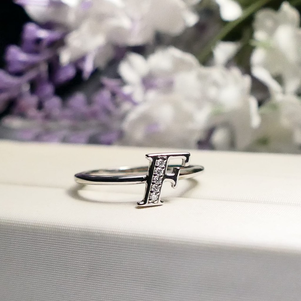 

Dominique Jewellery - Ladies Ring Diamond Alphabeth F