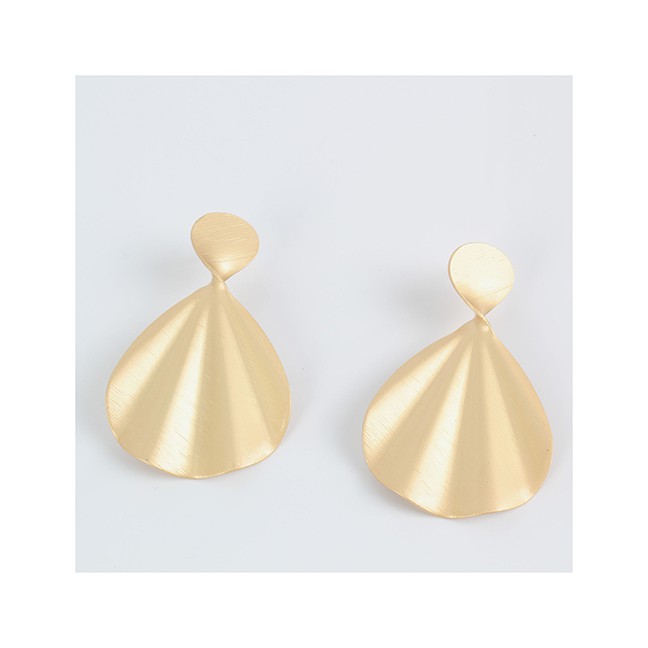 LRC Anting Tusuk Fashion Gold Geometrically Shaped Wavy Earrings F32605