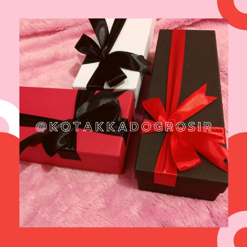 

Box Polaroid 24x7x4 plus pita