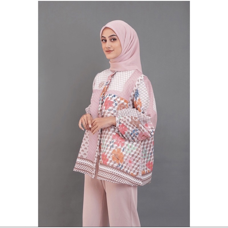 Fiori Shirt Nada Puspita Preloved Size S