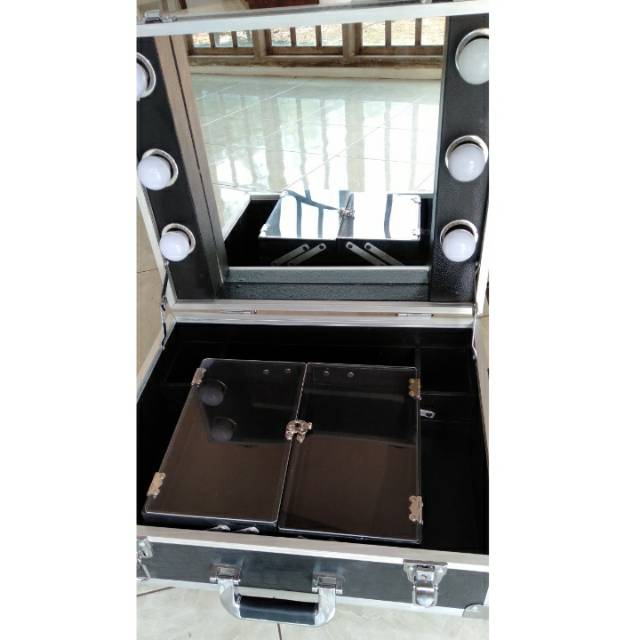 jual rugi Koper makeup /beautycase bekas