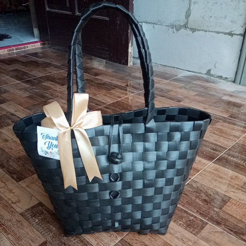 tas anyaman hitam polos