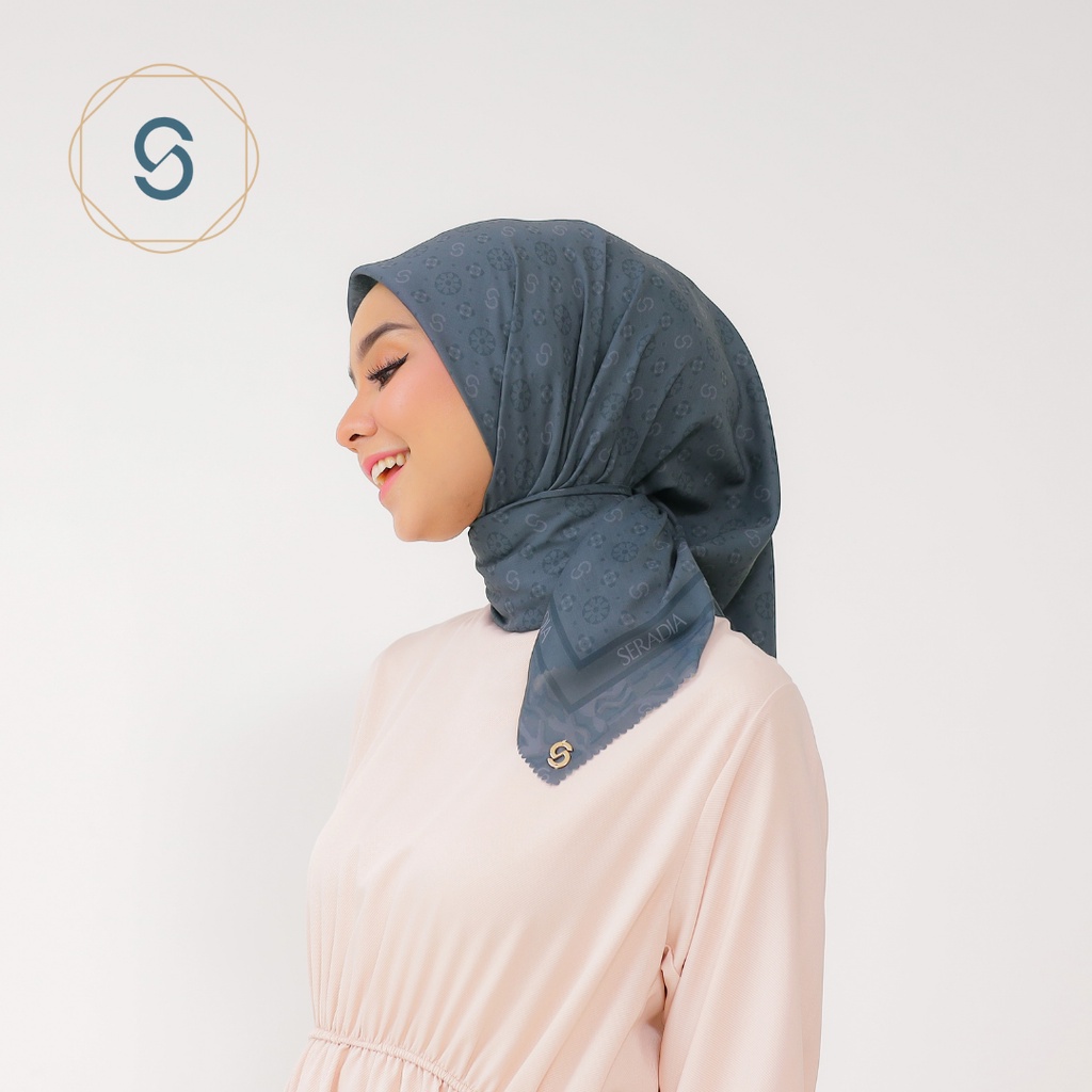 Seradia Hijab Segi Empat Monogram 2.0-Chronicle