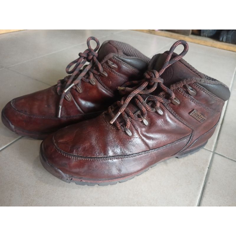 sepatu gunung second size 42