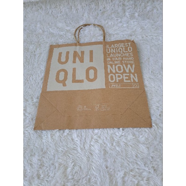 

Paper Bag Merk Uniqlo Original