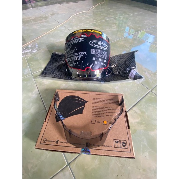 visor njs kairoz iridium silver dan spoiler smoke, bekas pemakaian singkat borongan aja semua 200rb