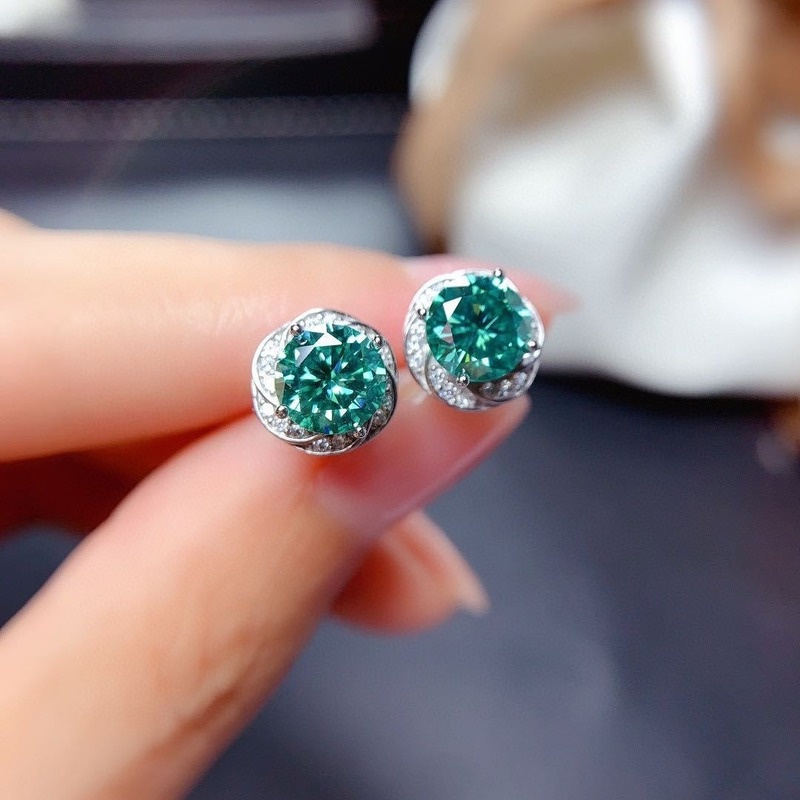 Anting Stud Desain Moissanite Warna Hijau