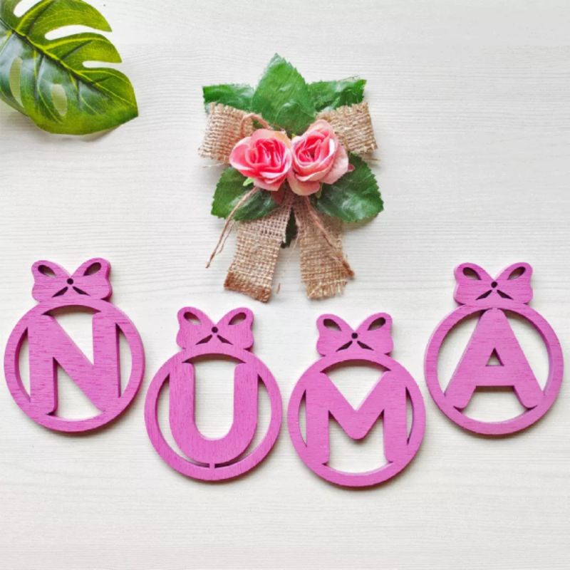 Huruf dekorasi nama kayu timbul