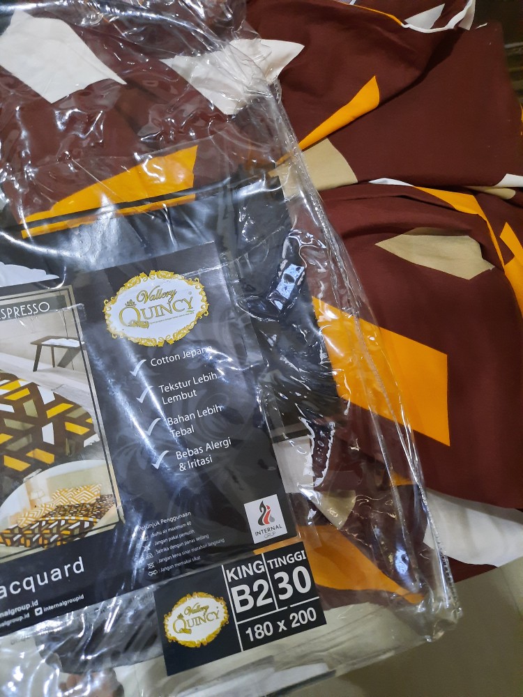 Sprei Premium Vallery Quincy Uk. King (180x200x30) Dan Uk. Queen (160x200x30) Motif Bernuansa Coklat