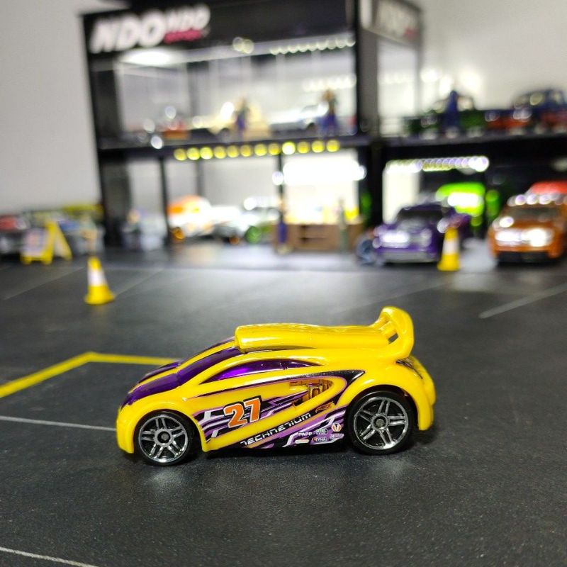 Hot Wheels Technetium Yellow NEW Loose Multipack 10