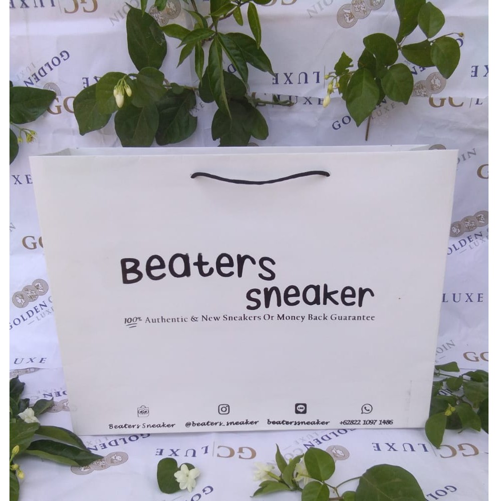 Paperbag bahan ivory 210gsm jumbo polos putih or plus Paperbag bahan ivory 210gsm jumbo polos putih or plus