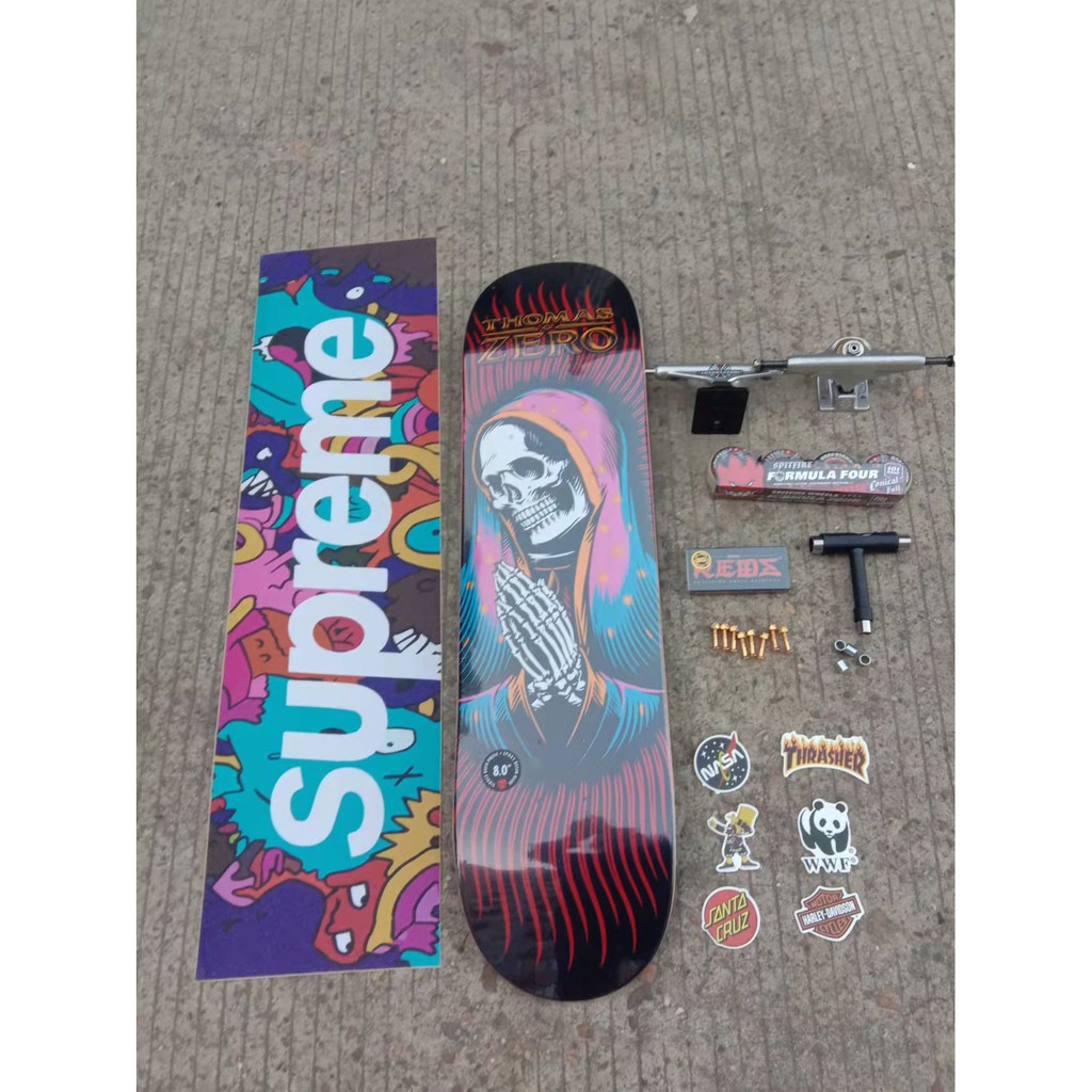 Impor Bermutu Tinggi Mainan Mesin skateboard Profesional Empat Roda Ganda Tendangan Ekor DIY set Piring fancy stunt action skateboard