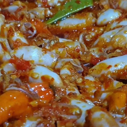

Cumi asin pedas /cumi asin kering /cumi asin pedas made by order 200gr