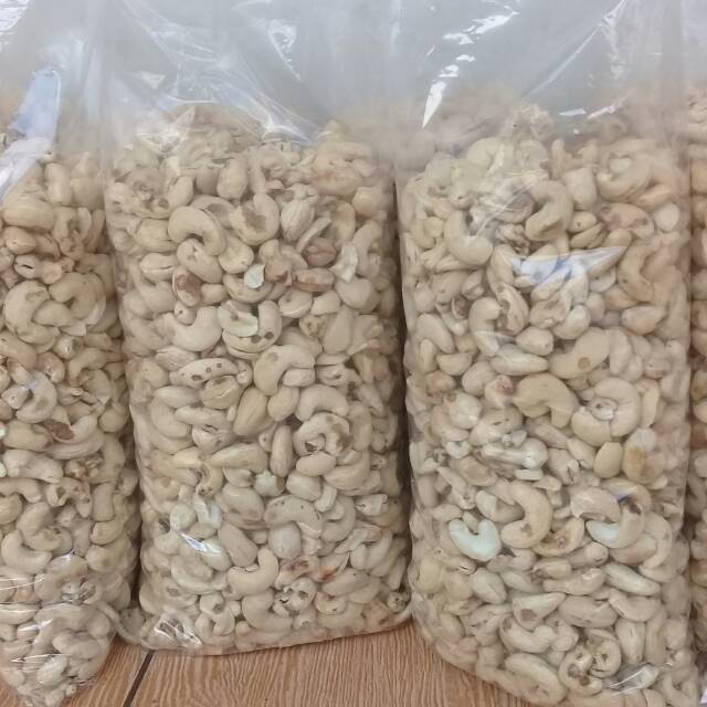 

Kacang mede sk mentah 1kg