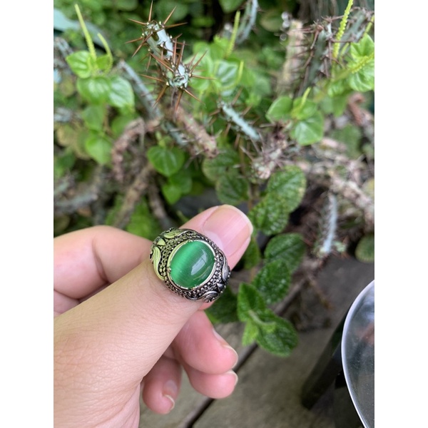 Cincin Batu Akik Zamrud Kalimantan Fenomena Cat Eye Ring Motif Bali Mewah Kantoran