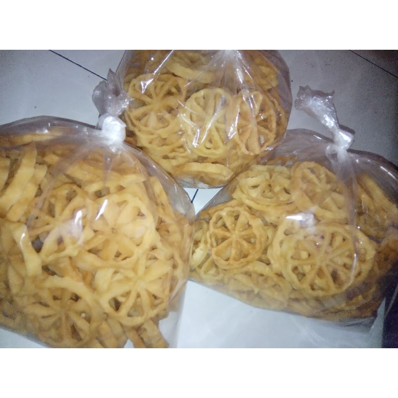 

kue kembang goyang renyah