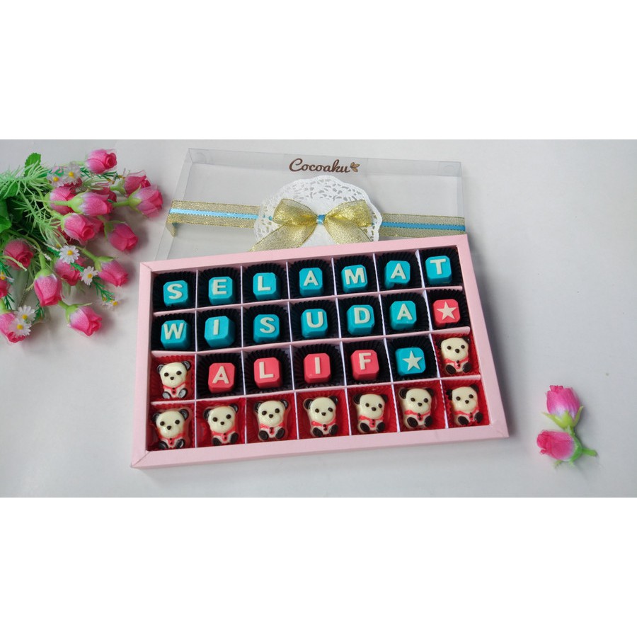 

Cokelat wisuda (box mika 28 sekat)