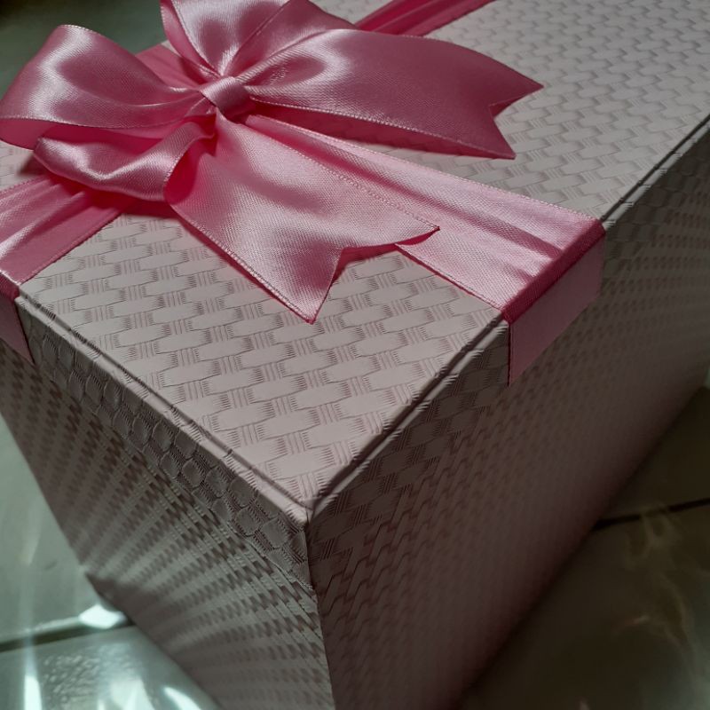 Hardbox Cantik Kotak Hadiah Istimewa