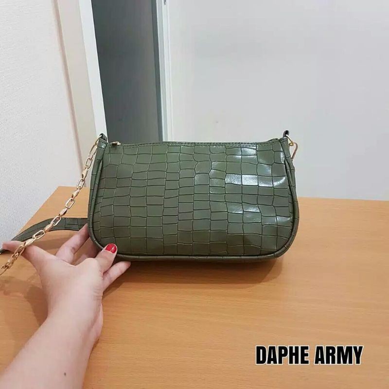 

Dhape Bag/ Harap Baca Deskripsi produk sebelum membeli