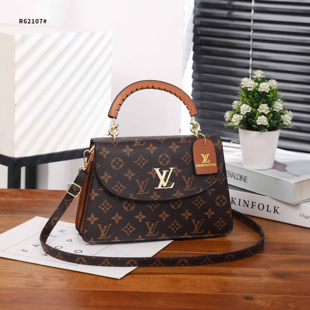BAG Envelope Gold Hardware R62107