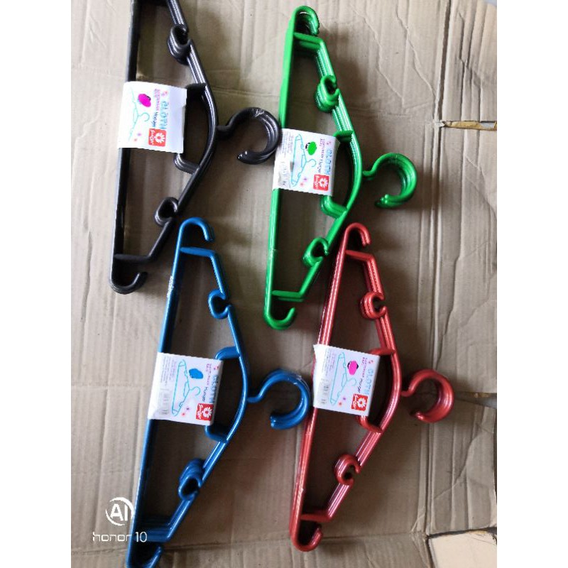 SUNLIFE Gantungan baju / hanger pakaian plastik  isi 6 pcs