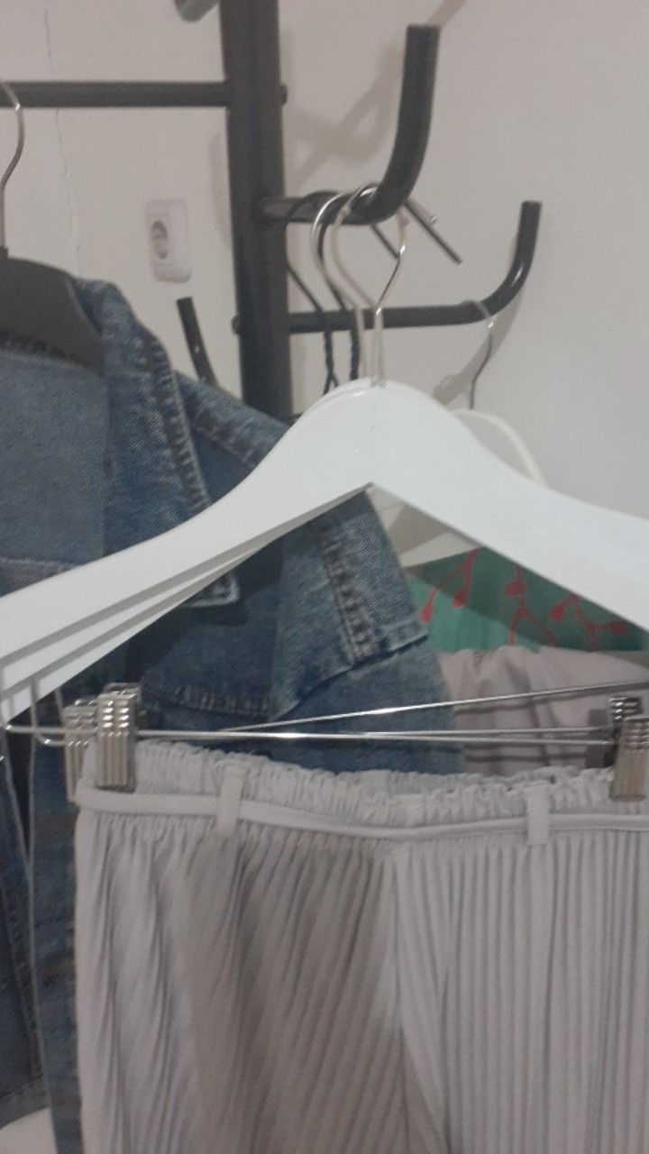 Hanger Jepit Kayu Putih 08