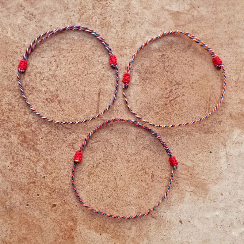 Gelang Sangadatu Slot Tipis 1 mm / Gelang Sangadatu Tipis / Gelang Cowok Tipis / Gelang Tridatu Tipis / Gelang Khas Bali / Oleholeh Bali Murah / Gelang Murah Tipis / Gelang Sangadatu Besakih / Gelang Tridatu Bali / Gelang Cewek Tipis / Craftdewata