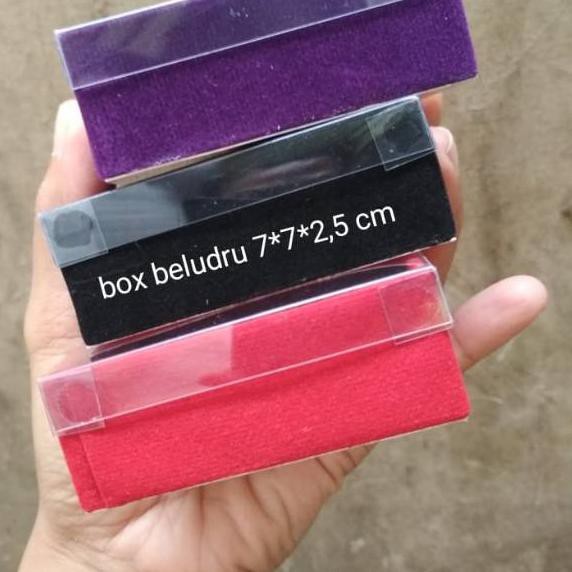 

✦BEST SELLER!! Box beludru 7*7*2,5 cm **.