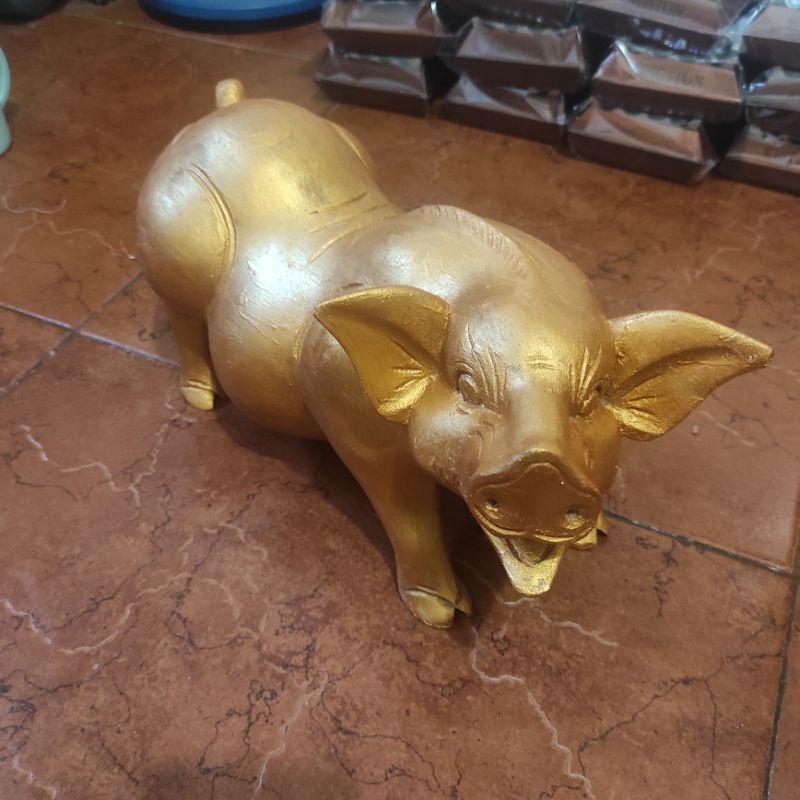 PATUNG BABI DARI KAYU SWAR/PATUNG BABI MAS