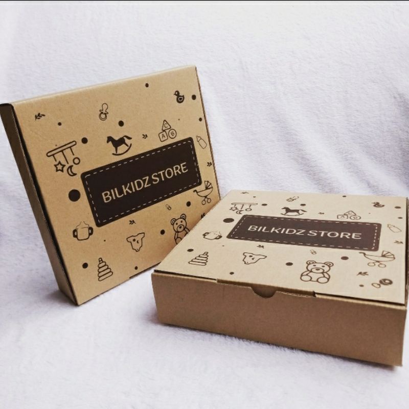 

BOX TAMBAHAN PREMIUM , LEBIH ELEGAN DAN EXCLUSIVE, BUKAN KARDUS PIZZA