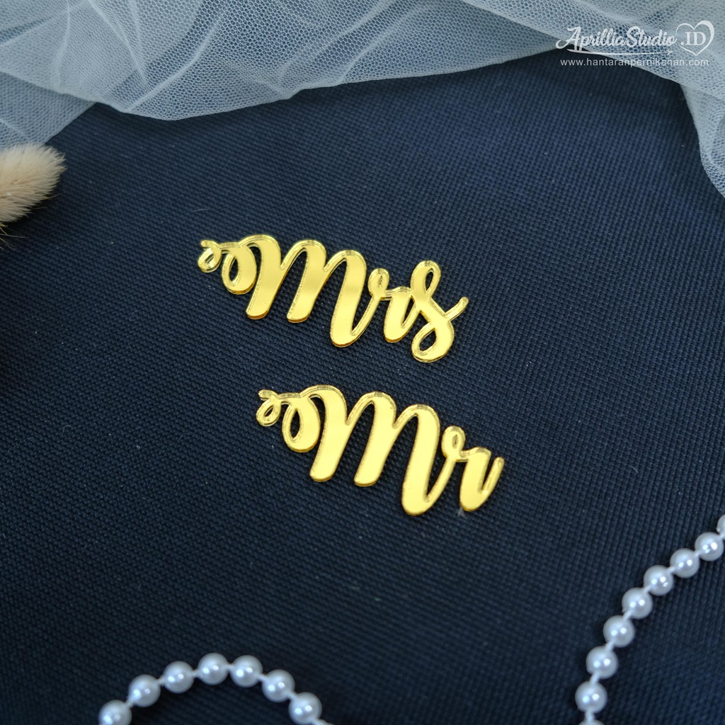 Scrapbook Ornament Mahar Mr &amp; Mrs Acrylic