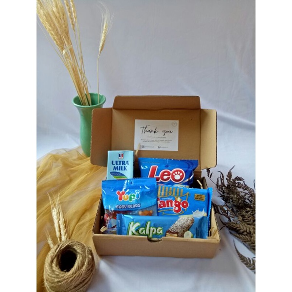 

Hadiah Wisuda Snack Box