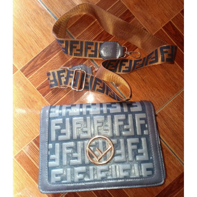 PRELOVED TAS SELEMPANG FENDI NOT ORI / TAS SECOND IMPORT