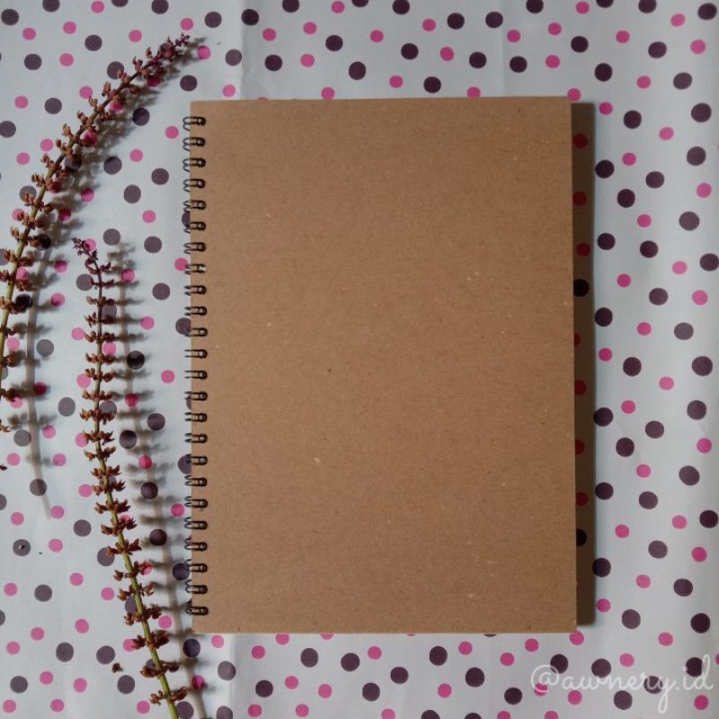 

NOTEBOOK A5 BOOKPAPER variasi PLAIN DOT GRID - CRAFT COVER SPIRAL NOTEBOOK