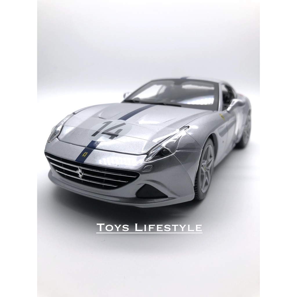 Bburago Diecast - Ferrari California T (Closed Top) Skala 1:18