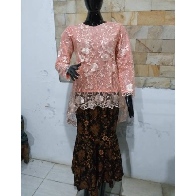 Set Kebaya tulle bordir gliter pinquin