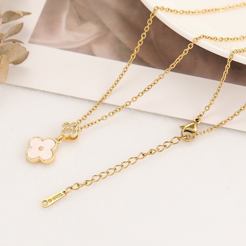 kalung clover bunga putih cantik titanium asli