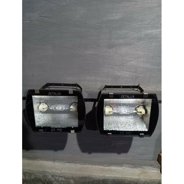 Lampu sorot zetalux 150 watt