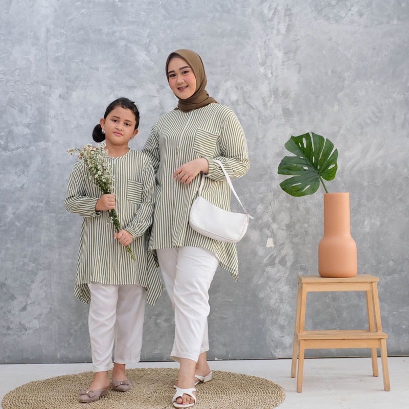 BAJU COUPLE BLOUSE IBU DAN ANAK BAJU ATASAN IBU DAN ANAK STRIP HIJAU ARMY