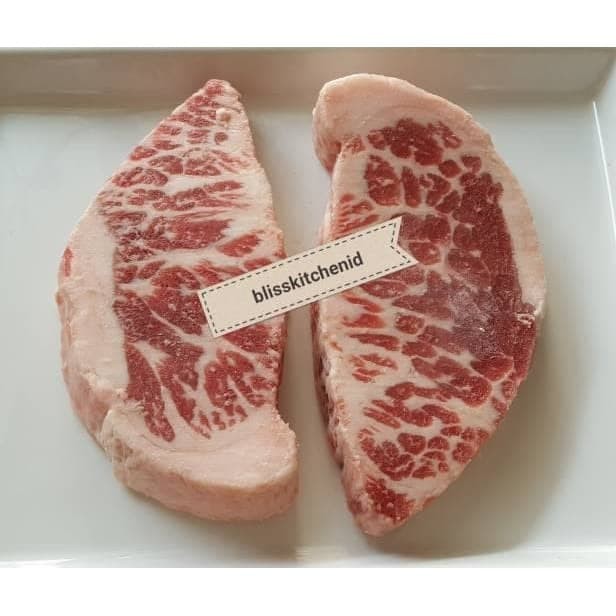 

Daging Sapi AUS Premium Grainfed Beef Chuck Crest Steak MB 4++ 200gr
