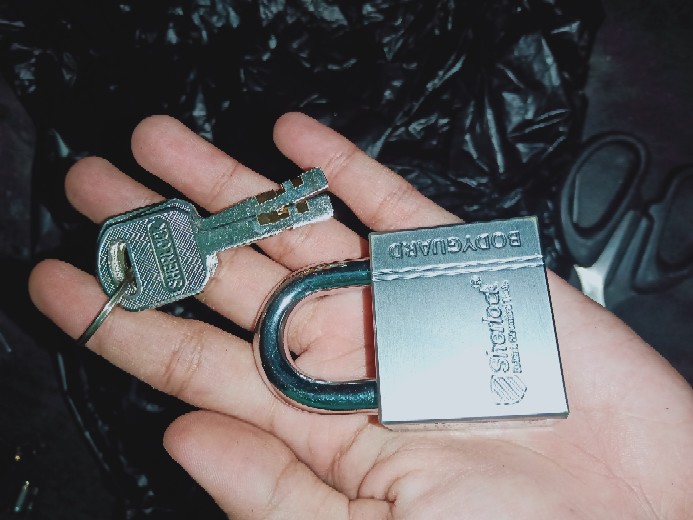 Gembok Anti Cairan Setan Anticut 40mm Pendek Sherlock