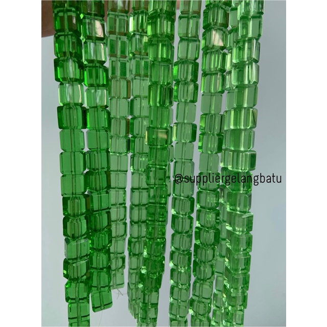 kristal Ceko kotak 8 x 8mm GREEN QUARTZ crystal bross manik hijau craf