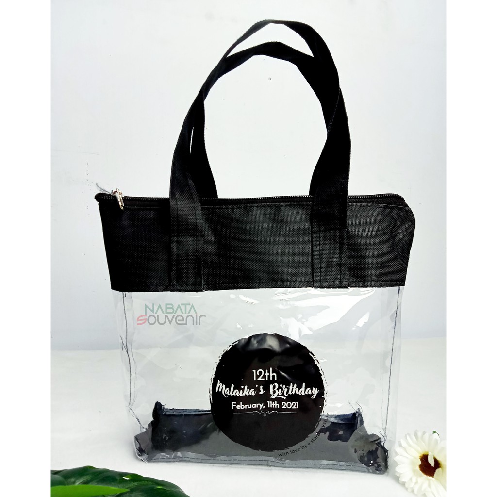 

Tas Kain Dinier Tebal ukuran P20xL8xT20 cm Bisa Custom ukuran dan Warna